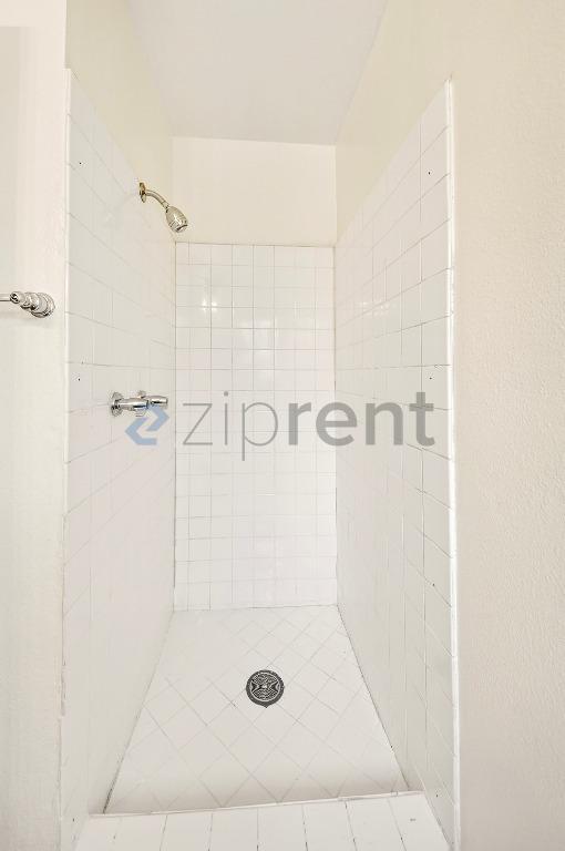 Building Photo - 1200 E Elgenia Ave