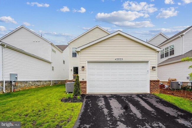 Building Photo - 42023 Spring Air Dr
