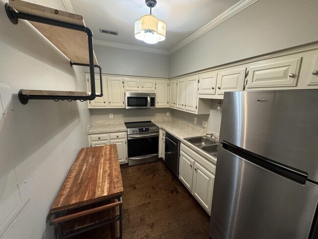 Building Photo - 117 Matthew Ln