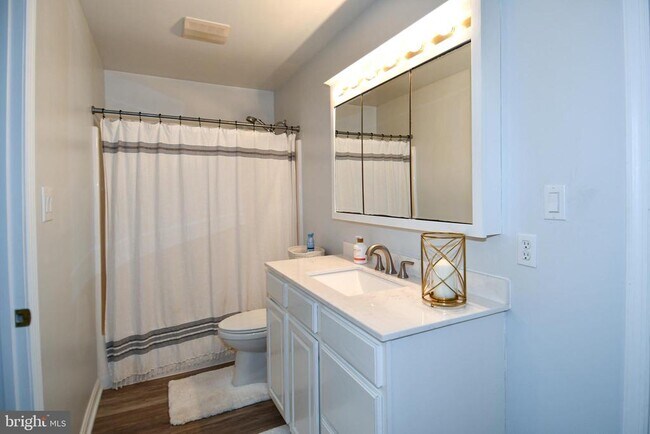 Building Photo - 10049 Meleen Dr