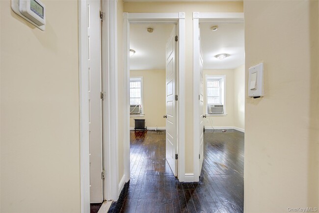 Building Photo - 346 Montauk Ave.