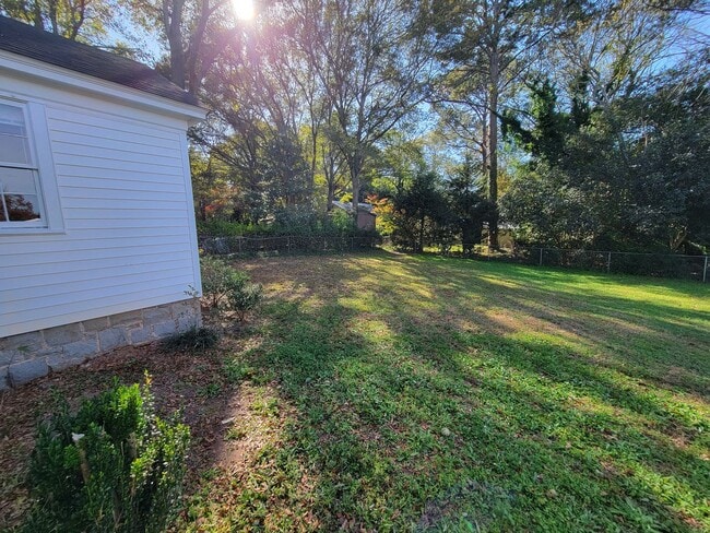 Building Photo - 2 Bedroom House off of Ogelthorpe Avenue
