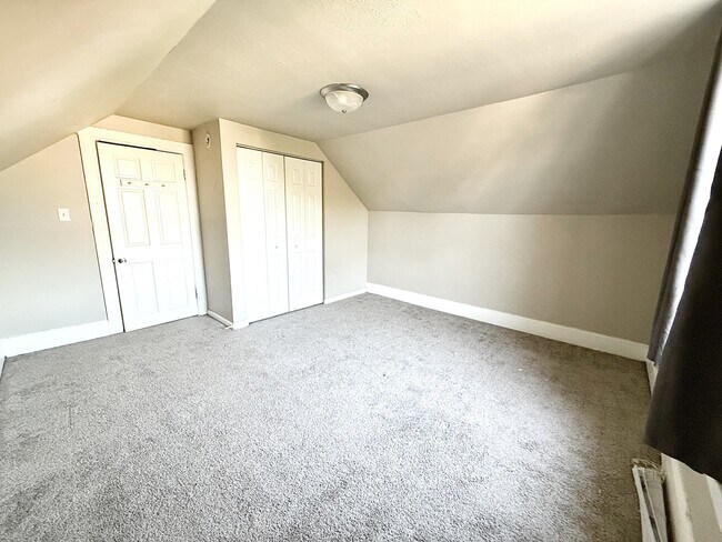 Building Photo - 1503 Roberts Ave