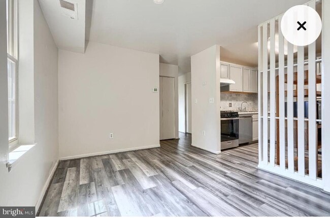 Building Photo - 14 Mountbatten Ct