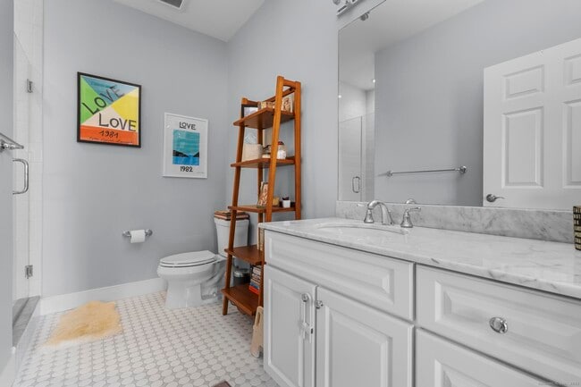 Building Photo - 77 Havemeyer Ln