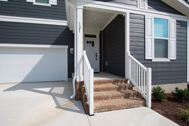 Building Photo - Rolesville Gem: Elegant 5-Bedroom Home wit...