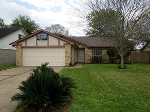 Building Photo - 2511 Radcliffe Dr