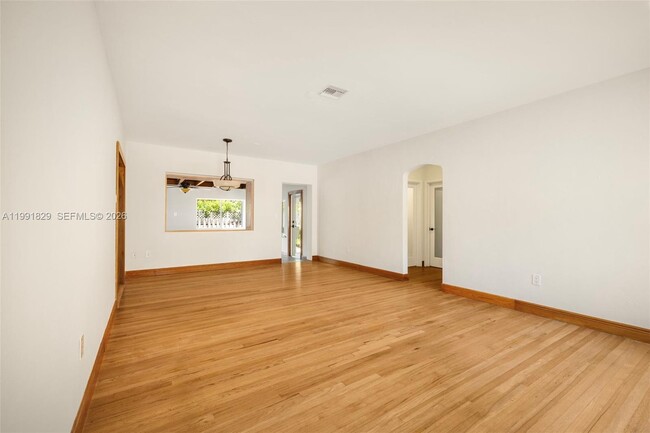 Building Photo - 2431 Overbrook St