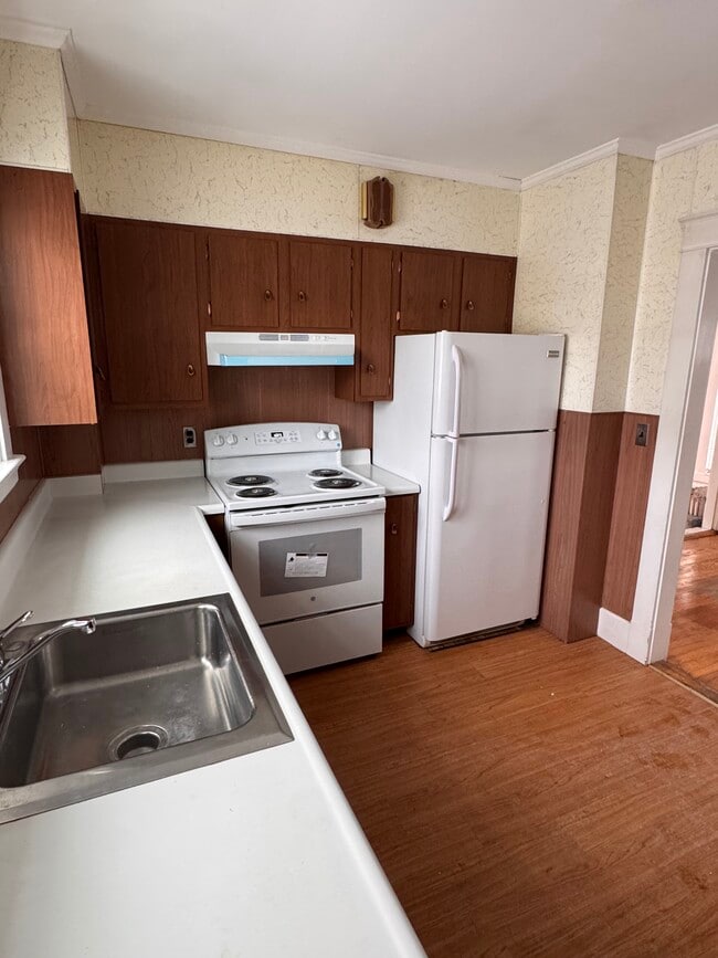 Building Photo - 92 Gage St