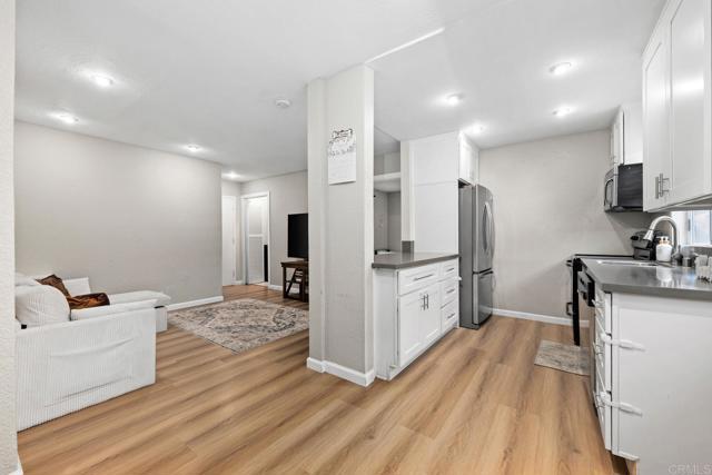 Building Photo - 3140 Midway Dr