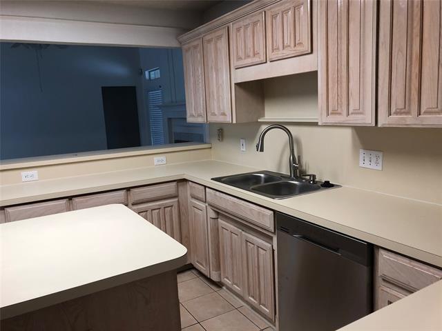 Building Photo - 6417 Lago Vista Dr