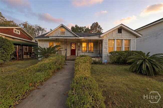 Building Photo - 742 E Park Ave