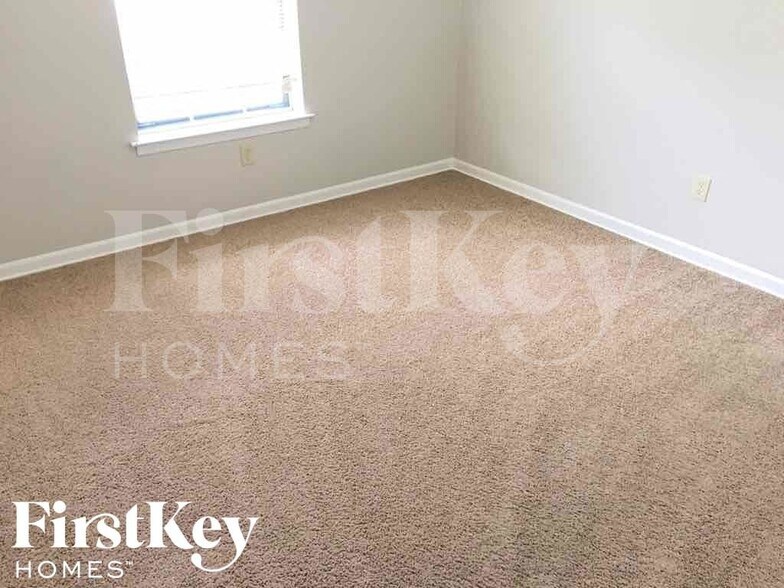 Building Photo - 5607 Sweet Gum Dr