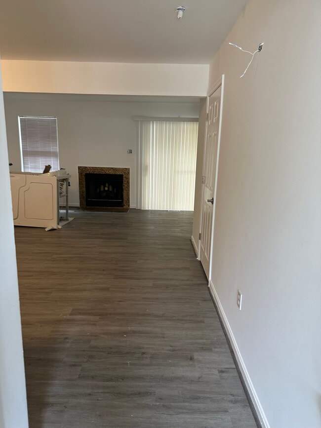 Building Photo - 6113 Lands End Ct