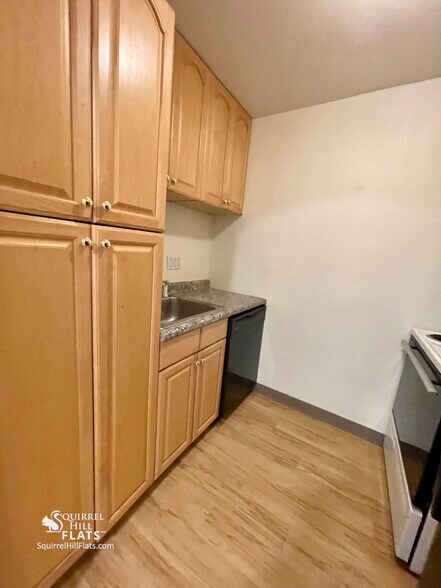 Building Photo - 5712 Phillips Ave