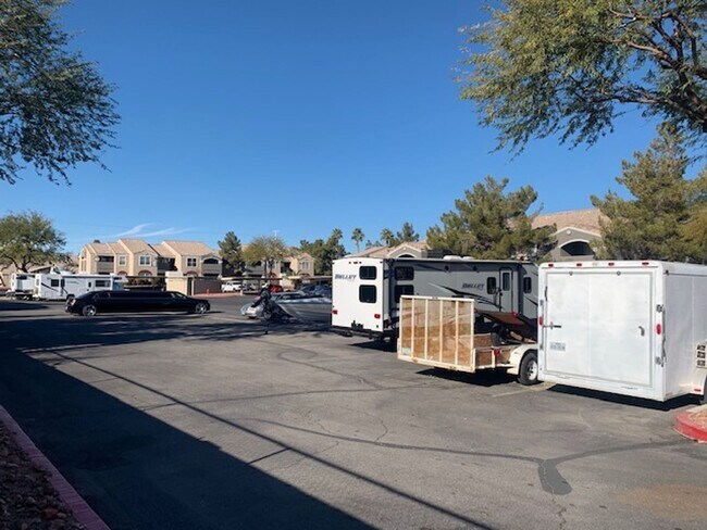 Building Photo - AWESOME 2 BEDROOM UPGRADED CONDO NEAR STRIP W/ RV PARKING!!!