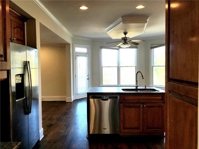Building Photo - 3306 Chastain Ridge Dr