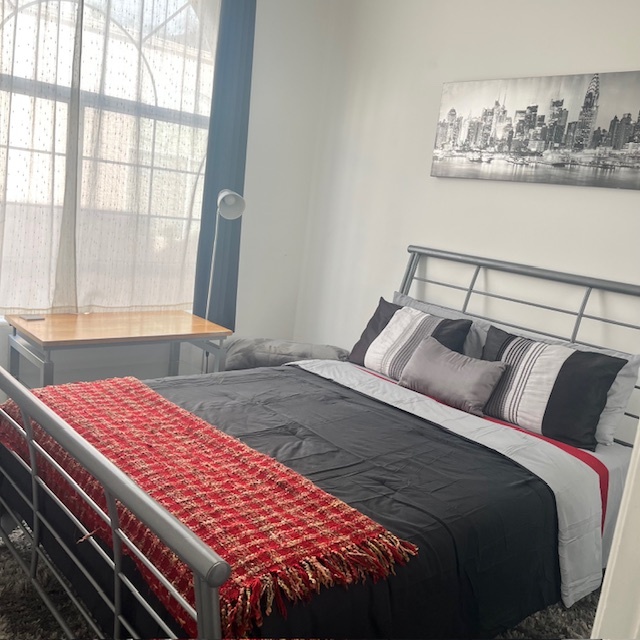 3rd Bedroom - 408 W Queen St