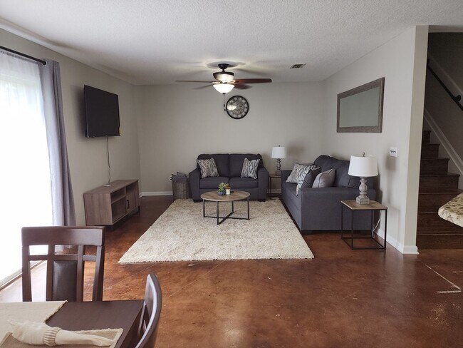 Building Photo - Fleming Island Fully Furnished Home... TWO...
