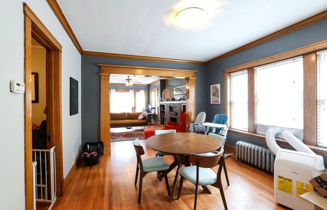 Building Photo - 3414 N Ridgeway Ave