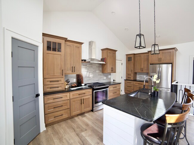 Building Photo - 1830 22nd St S