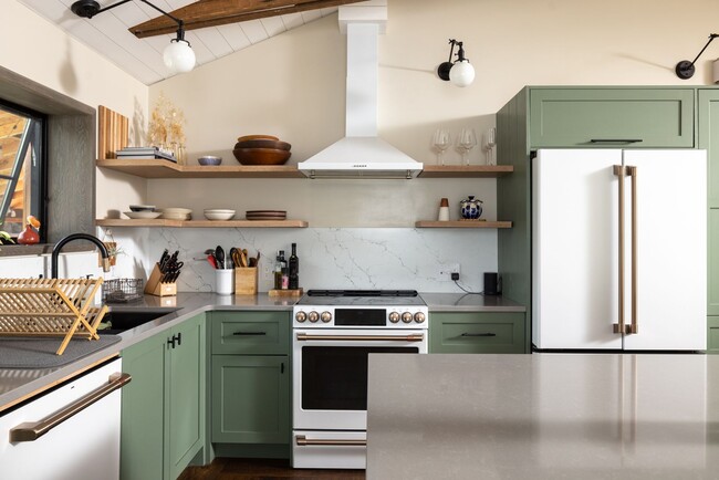 Building Photo - Soul of The old Bozeman with the conveniences of modern design with flexible lease dates