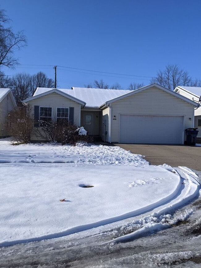 Building Photo - 3 BR, 2 BA home on the northside near shopping