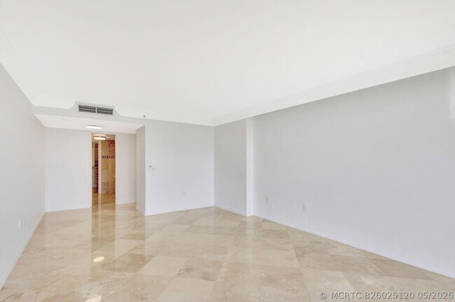 Building Photo - 400 S Beach Rd