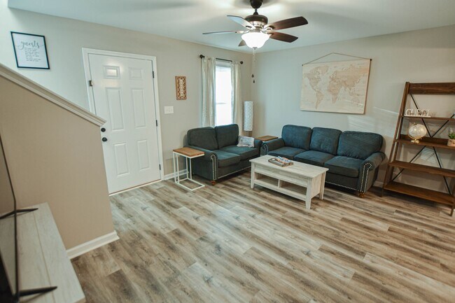 Building Photo - 219 Smithson Ln