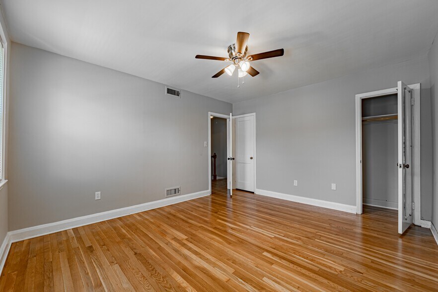 Building Photo - 1565 Dellsway Rd