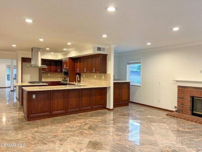 Building Photo - 5630 Hurford Ct