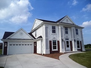 Building Photo - 840 W Washington Ave