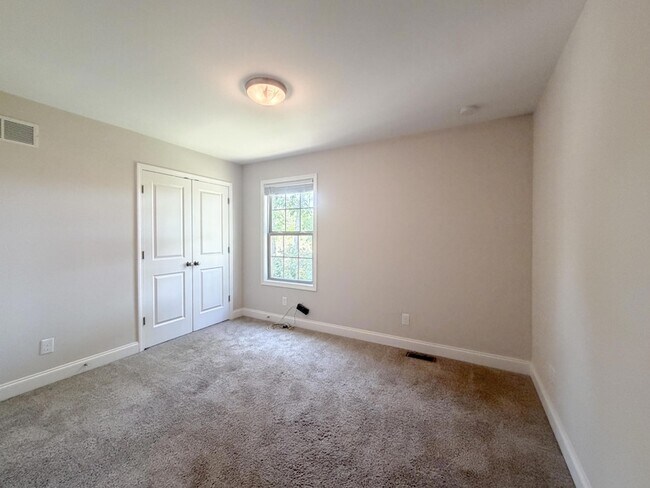 Building Photo - 1140 Orchard Dr
