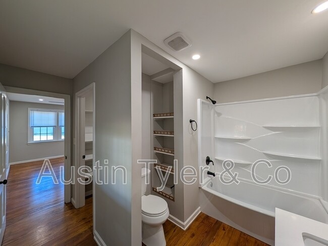 Building Photo - 4455 Broad St