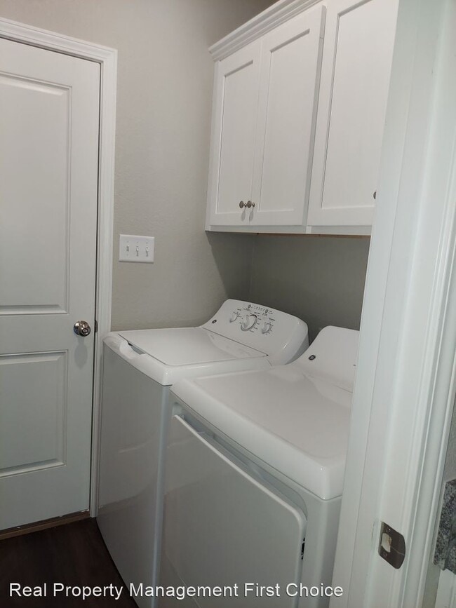 Building Photo - 2 br, 2.5 bath House - 2124 Ingalls Lane S...