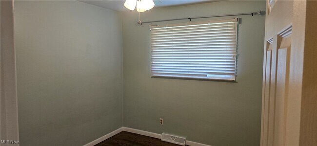 Building Photo - 3691 Higley Rd