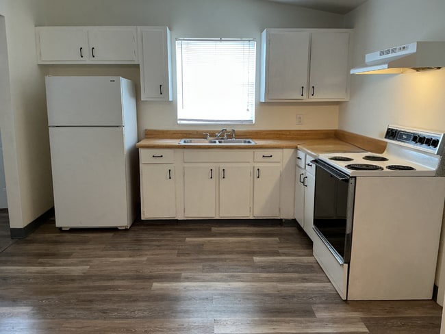 Building Photo - 2BR Home in South Lakeland – Move-In Ready