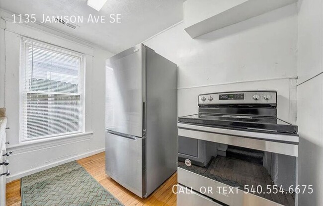 Building Photo - 1135 Jamison Ave SE