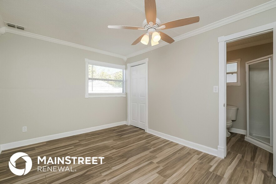 Building Photo - 7213 Organdy Dr N