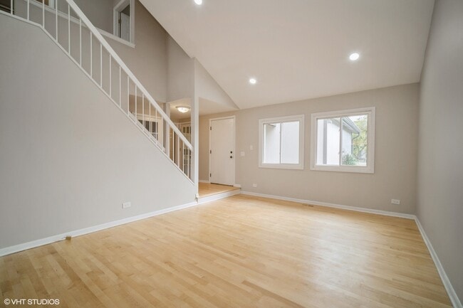 Building Photo - 103 Viola Ct