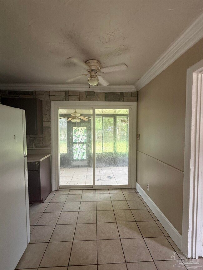 Building Photo - 5103 Wildwood Ave