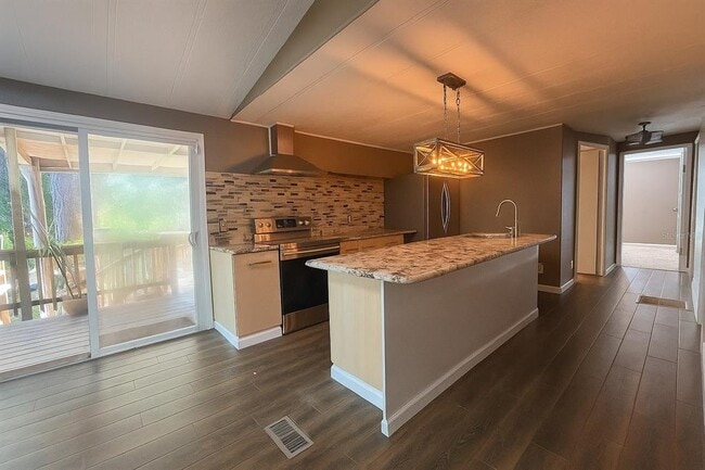 Building Photo - 2531 Byron St