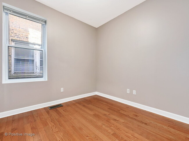 Building Photo - 2215 W Addison St