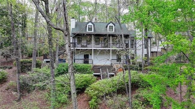 Building Photo - 443 Lakeshore Dr NW