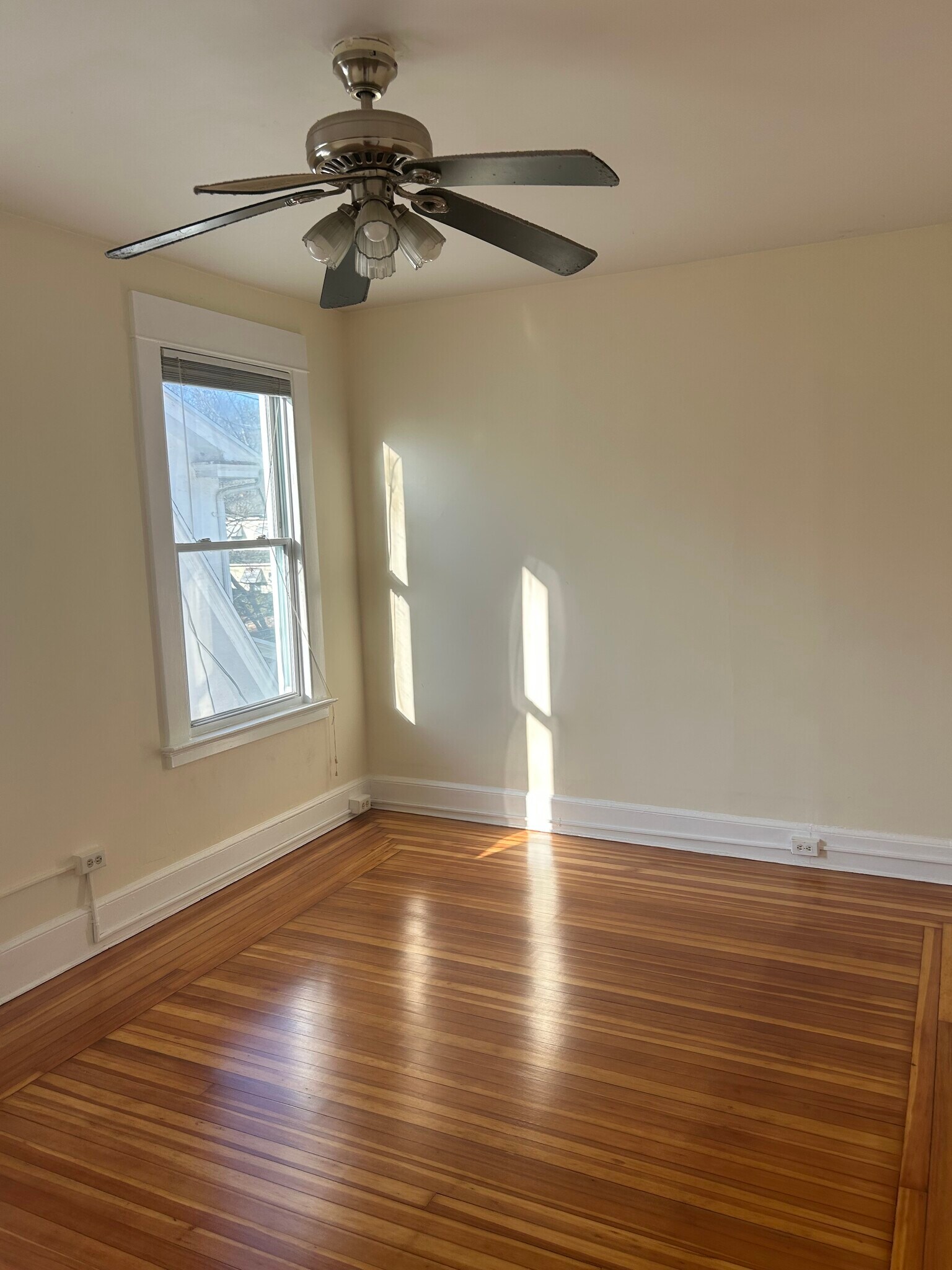 Building Photo - 22 Westwood Rd