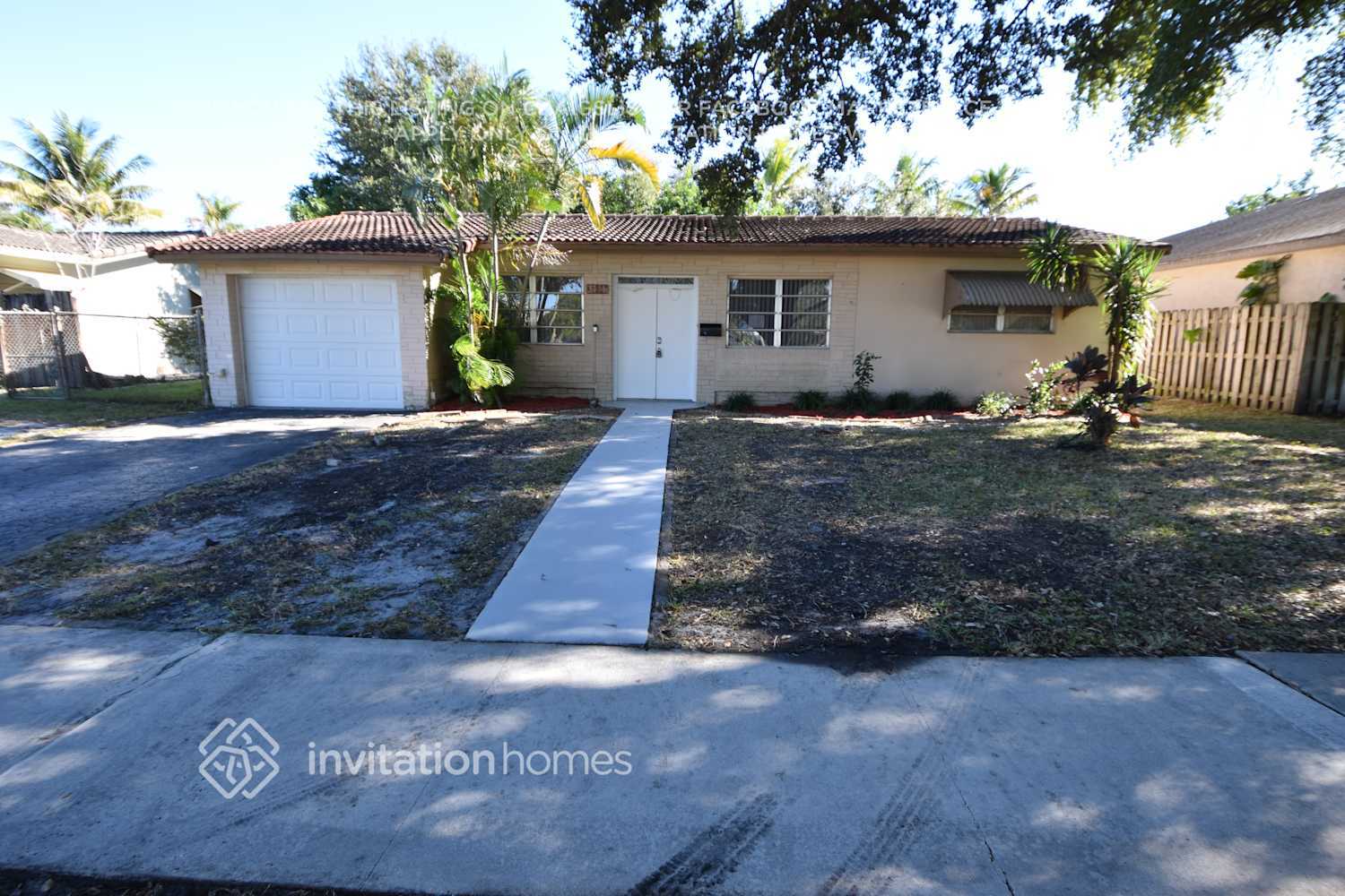 Building Photo - 1307 N 46th Ave