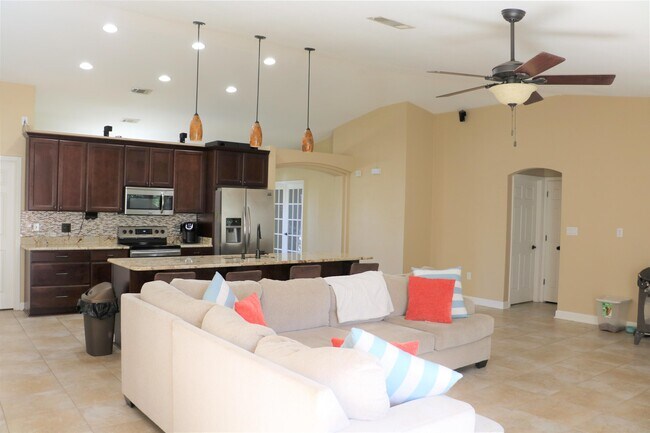 Building Photo - 6461 Arbor Ln