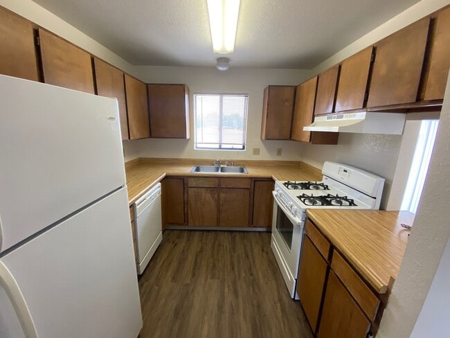 Building Photo - 2 Bed / 1 Bath (South Atascadero)