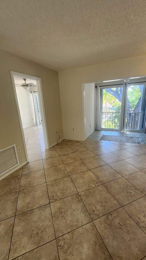 Building Photo - 98442 Windward Ave