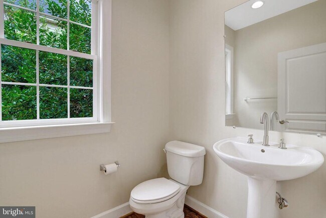 Building Photo - 3803 Bell Manor Ct